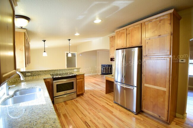 Photo - 618 Ponderosa Dr