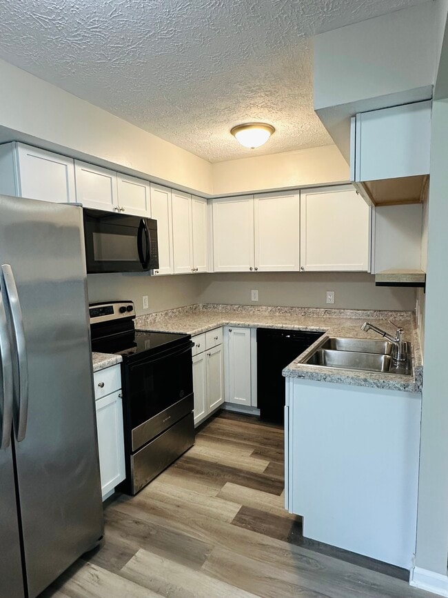 Kitchen - 205 Lincoln St
