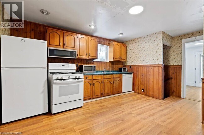 Photo - 5292 Bridge St