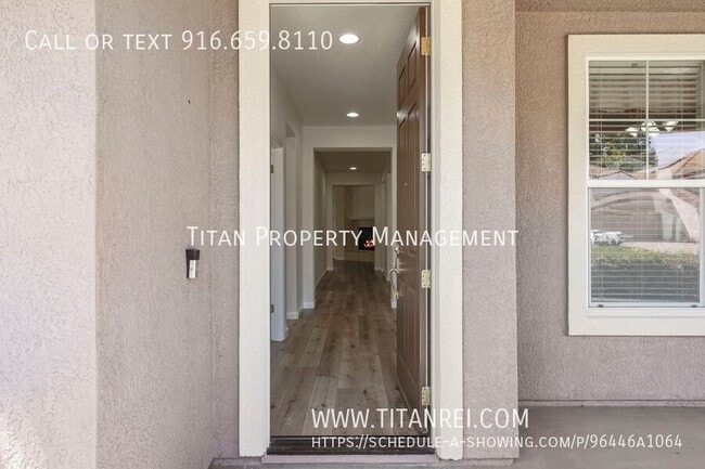 Photo - 951 Vauxhall Ave