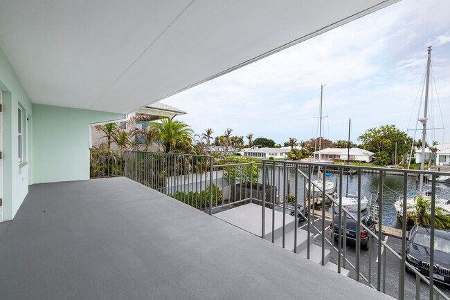 Photo - 23 Royal Palm Pt Unidad B