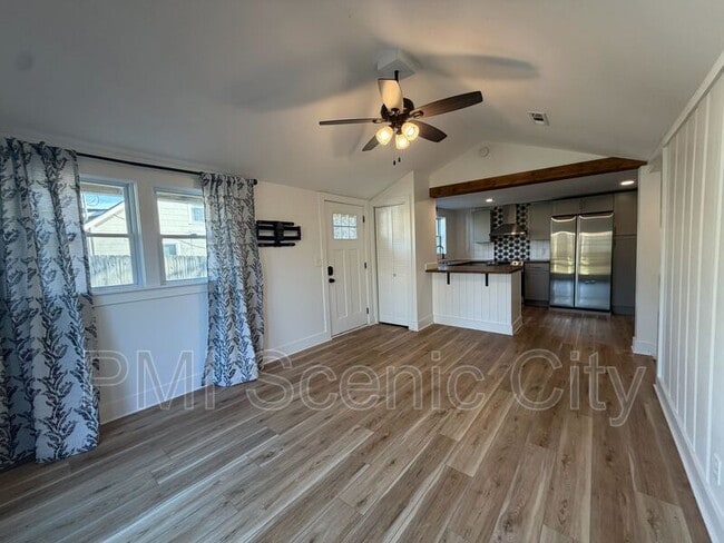 Photo - 607 Franklin St