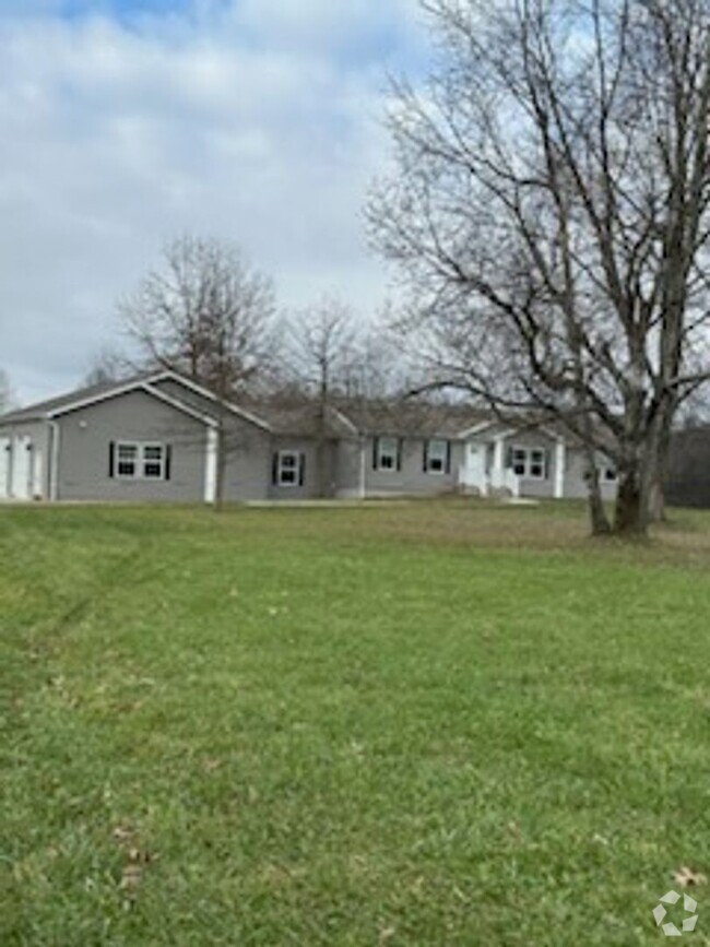 Building Photo - 3B/2B ranch moduler home in Grove City area