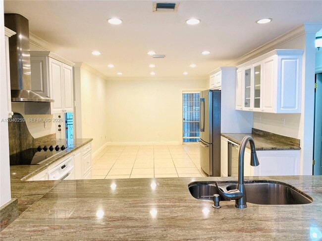 Photo - 15187 Loch Isle Dr W