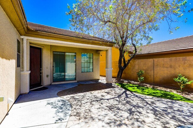 Photo - Anthem Country Club Beauty Single Story with Casita