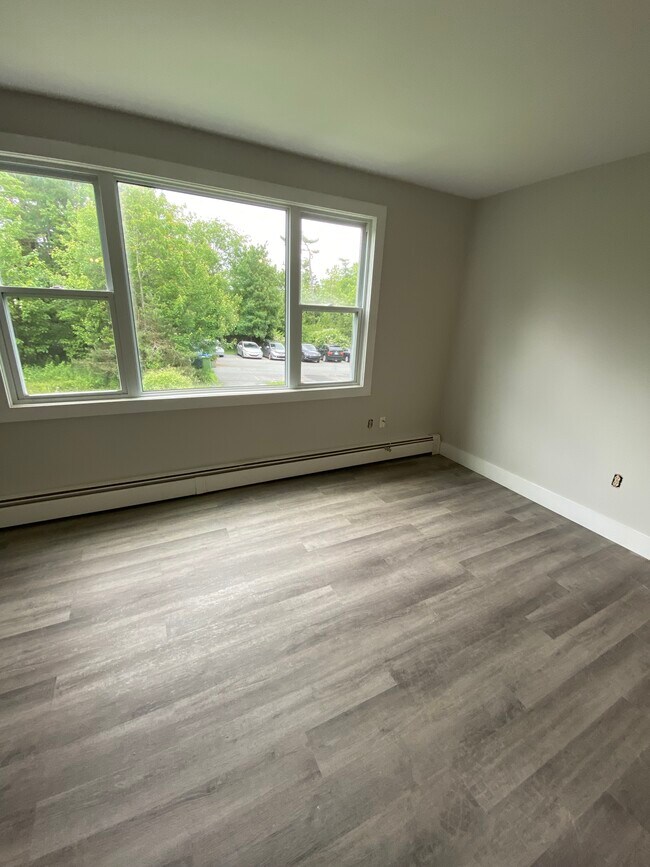 Photo - SPACIOUS RENOVATED TWO BEDROOM APARTMENT -... Unit 12