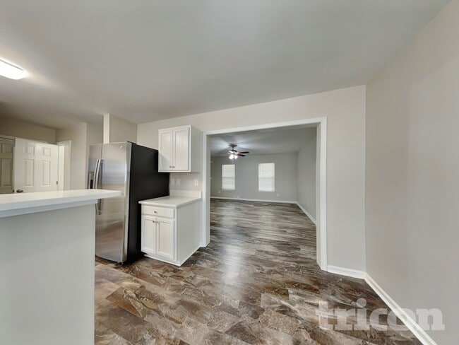 Photo - 8000 McGarry Trail