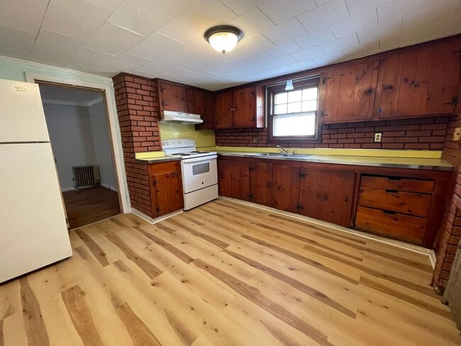 Photo - 147 Dewey Ave Unit Downstairs