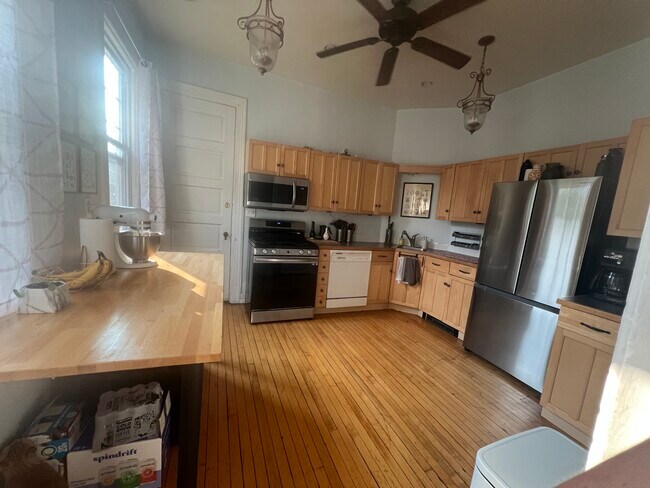 Photo - 1919 N Oakland Ave Unit Lower Apartment