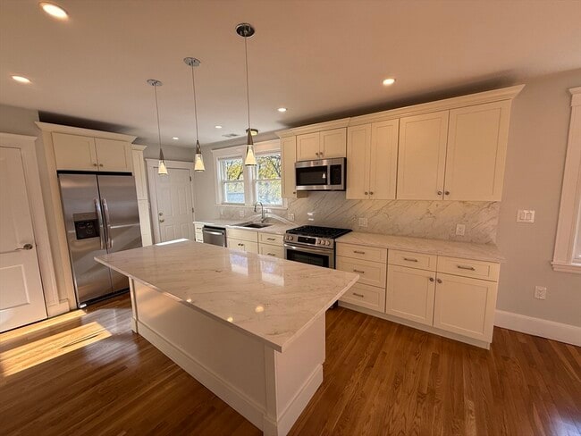 Building Photo - 79 Hovey St Unit 2