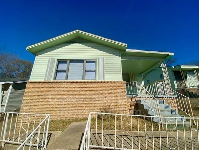 Photo - 3132 Looney St