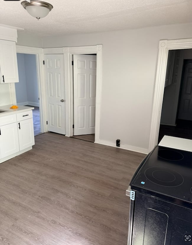 221 Fairview St Unit 1FL