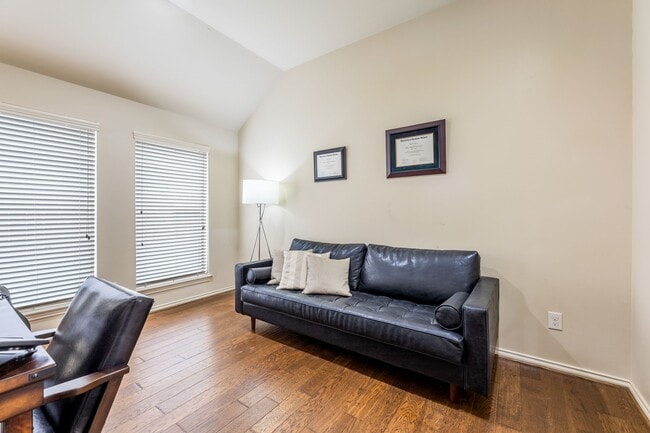 Photo - 10923 Starling Creek Dr