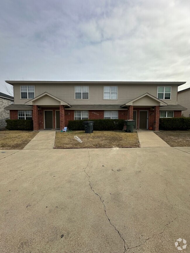 Building Photo - 2806 Leroy Cir Unit A Rental