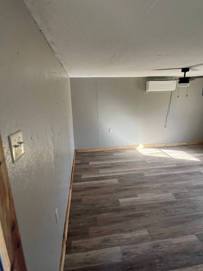 Photo - 2138 Richardson Rd