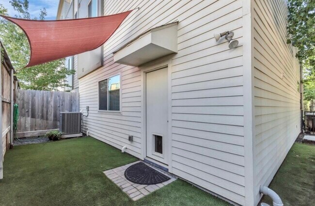 Building Photo - 360 Eado Park Cir