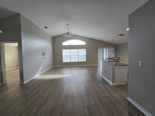 Photo - New Listing in Land O'Lakes