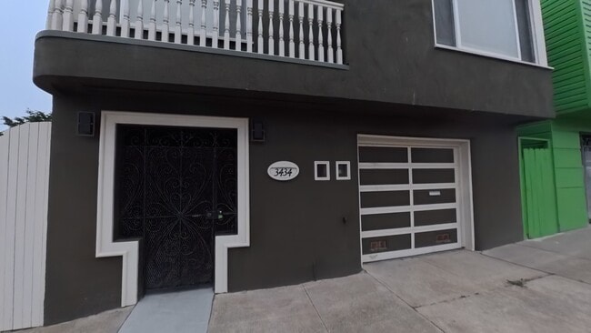 3434 Santiago St