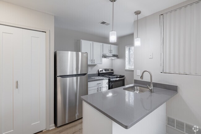 Studio - 500SF - Kitchen