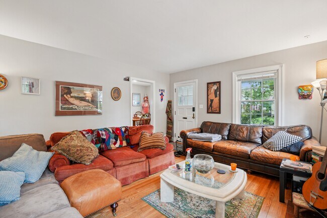 7003 Dartmouth Ave