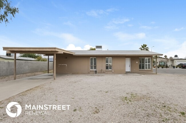 Building Photo - 1227 E Wayland Dr Rental