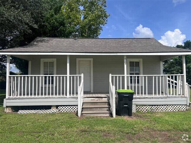 Building Photo - 613 Harrison Ln Rental