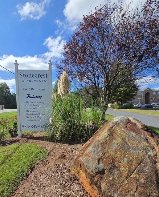 Building Photo - Stonecrest