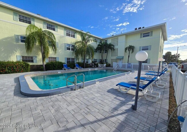 Photo - 230 Columbia Dr Unidad 209