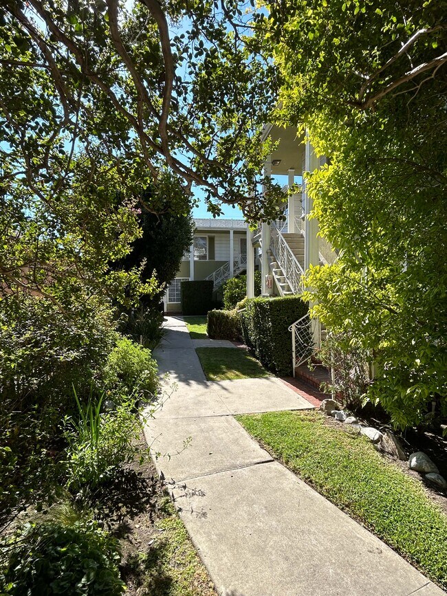 Photo - #8 Dixie Canyon Avenue Unit 2Bed