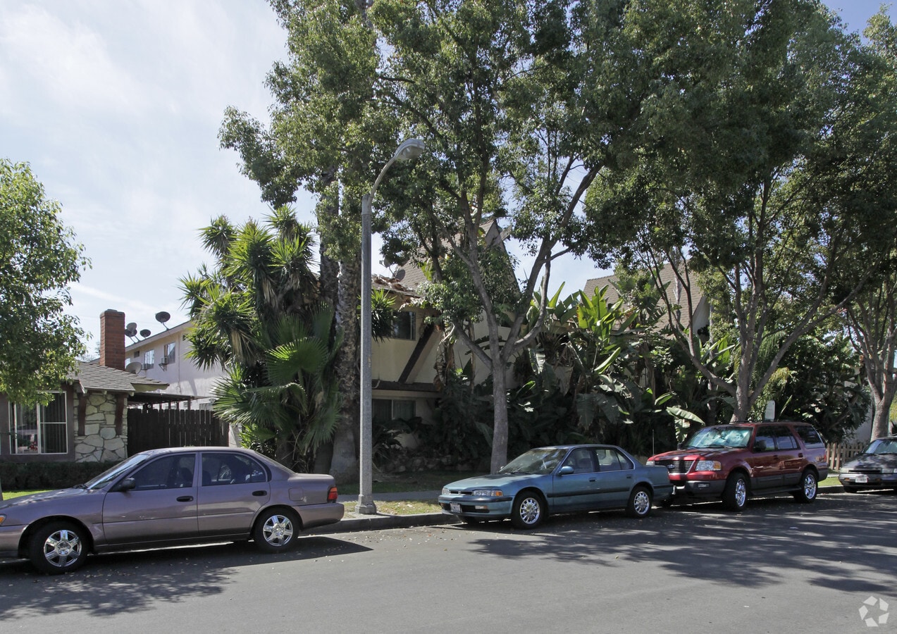 Photo - Topaz Lanai Apartments