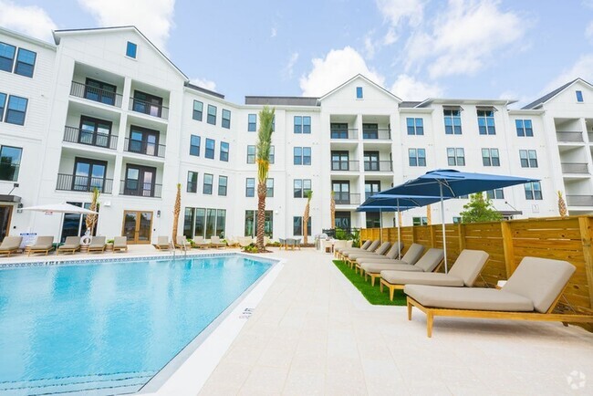 Building Photo - Olea eTown Rental