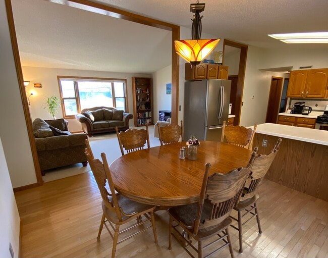 Living room and dinning room - 1101 Sugar Loaf Rd
