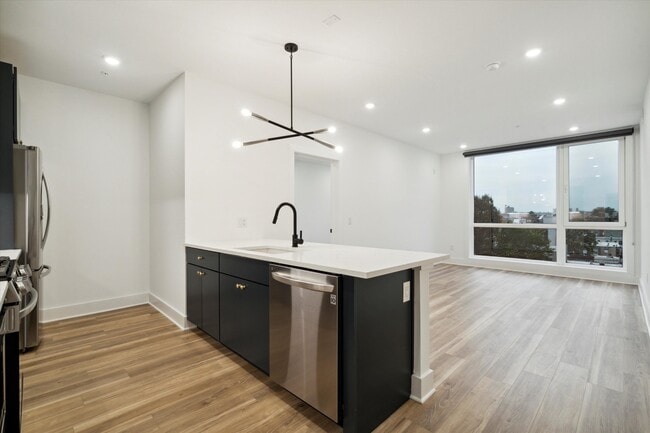 Building Photo - 2636 E York St Unit 409