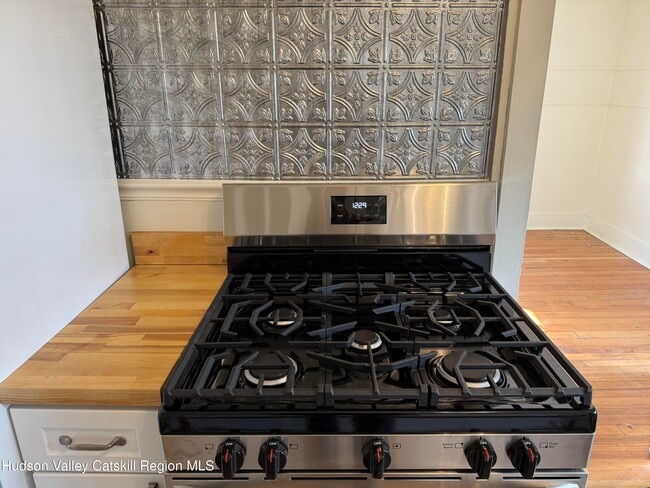 Photo - 56 Kinderhook St
