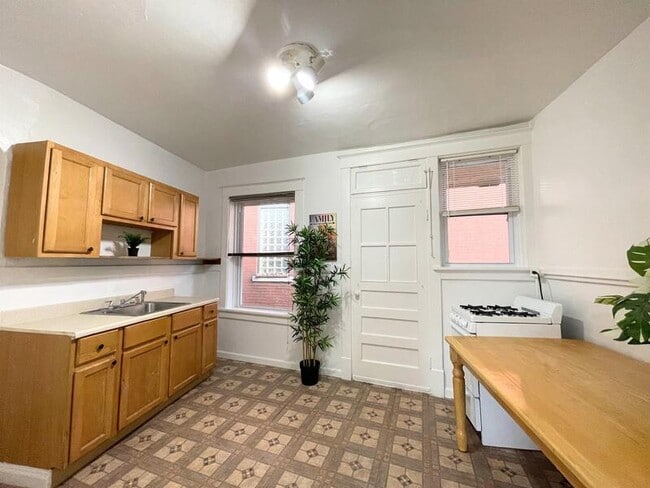 Photo - 2751 Pestalozzi St Unit 1E