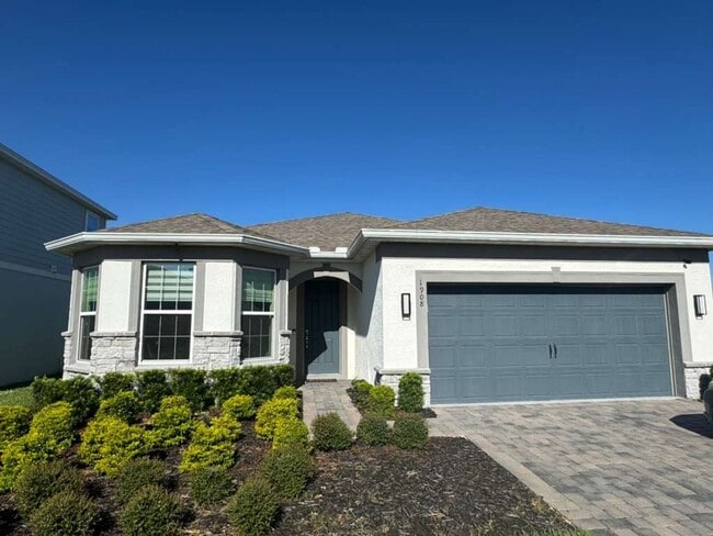 Photo - Modern 3-Bedroom Home with Pool and Lake View