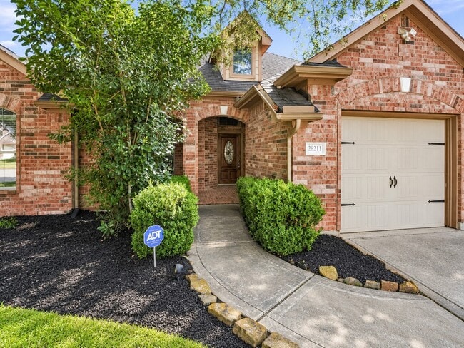 28211 Emerald Creek Ln