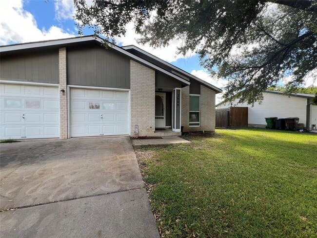 Building Photo - 2000 Easton Dr
