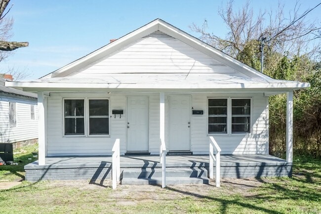 Building Photo - 1220 Battle St Unit 1220 B Battle St