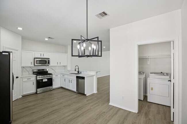Photo - 1705 Stuart St