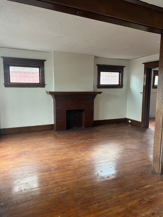 Photo - 426 W Delavan Ave Unidad W Delavan UPPER