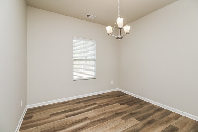 Photo - 125 Victory Ln