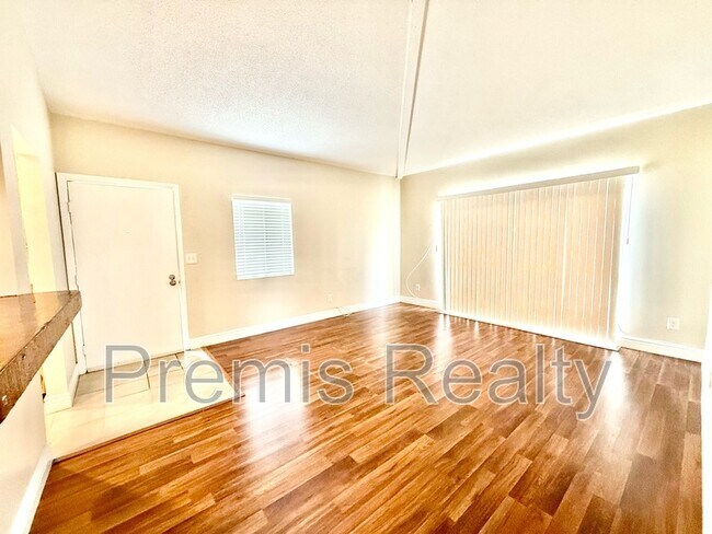 Photo - 2931 Bough Ave Unit A