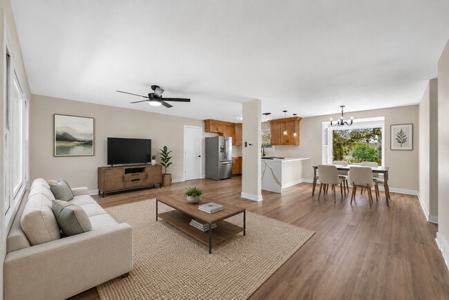 Photo - 355 Hilltop Dr