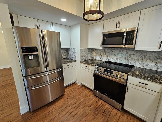 Photo - 659 N Jefferson Ave