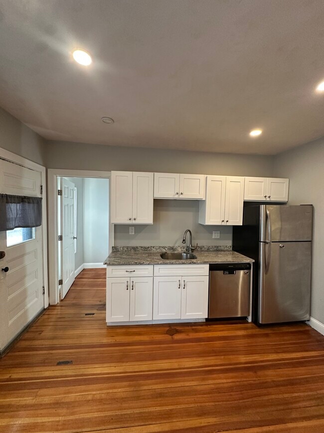 Building Photo - 110 Crescent Ave Unit 1