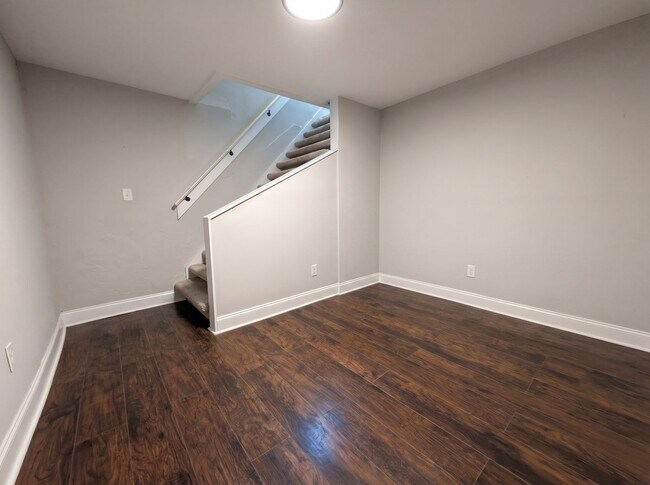 Photo - 3432 Radford Rd