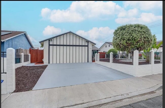 Photo - 1320 Vinca Way