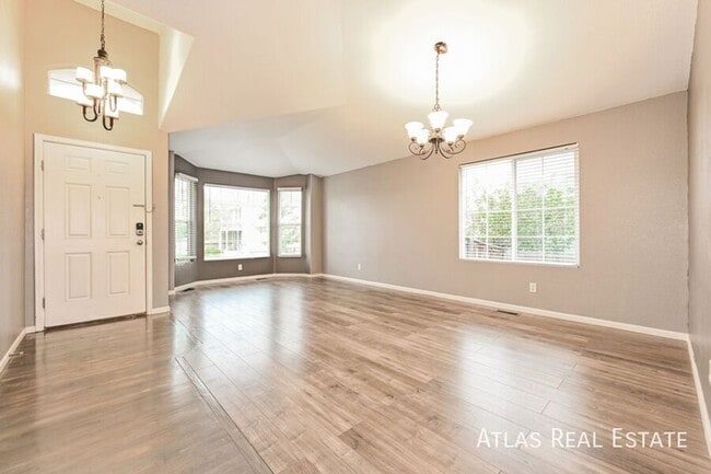 Photo - 16548 High Desert Way