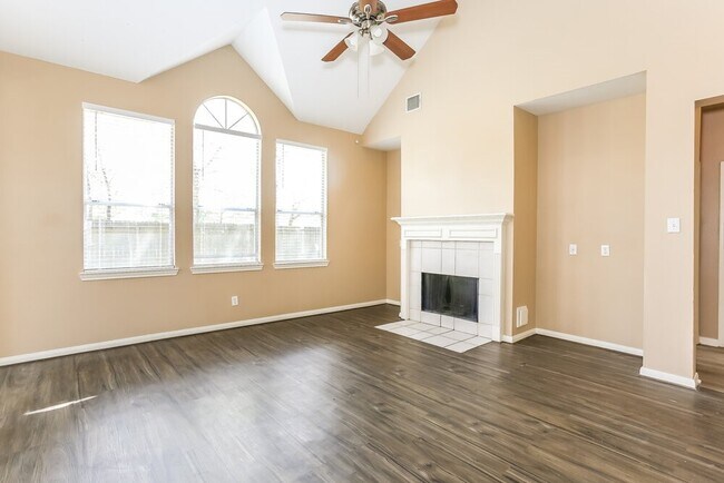 Photo - 19402 Pinewood Bluff Ln